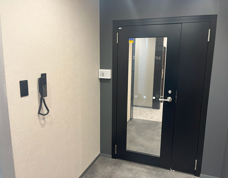 ビルエントランス